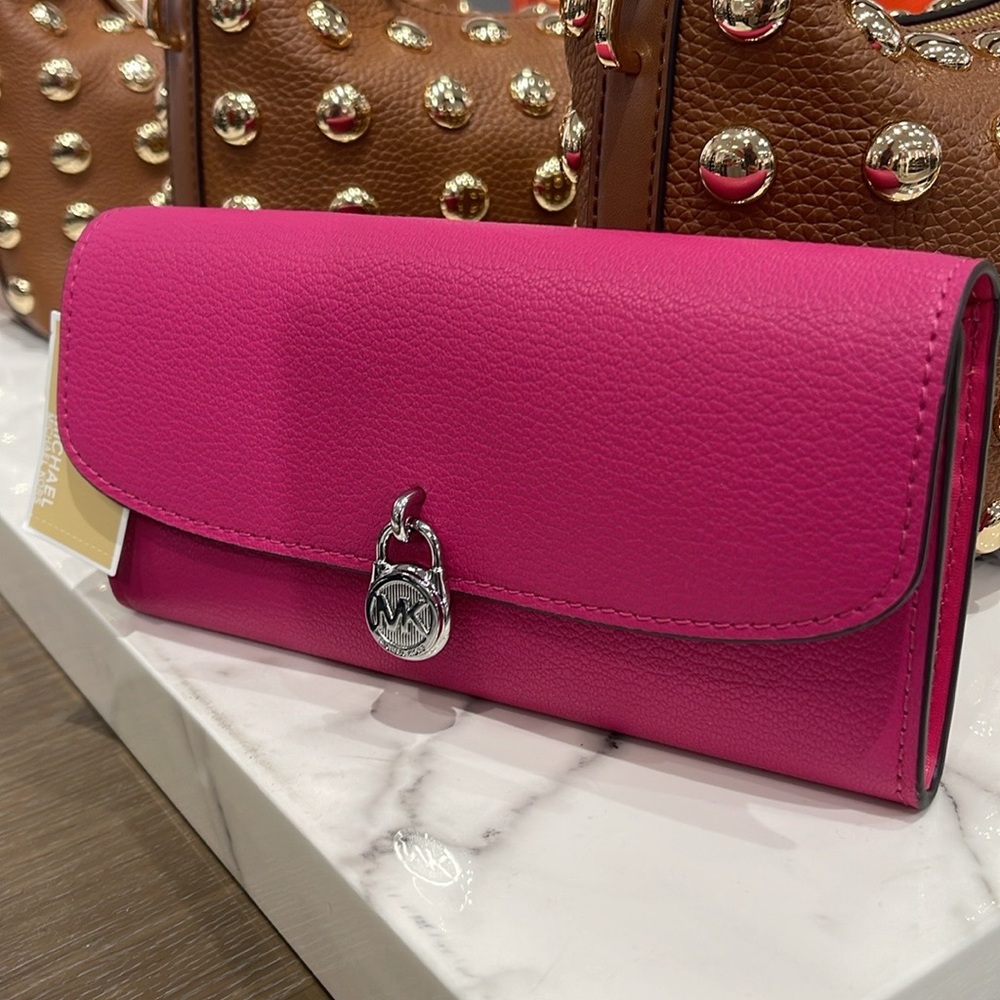 Michael Kors Hamilton Large Leather Flap Continental Wallet
Dragonfruit
NWT - Picture 13 of 16